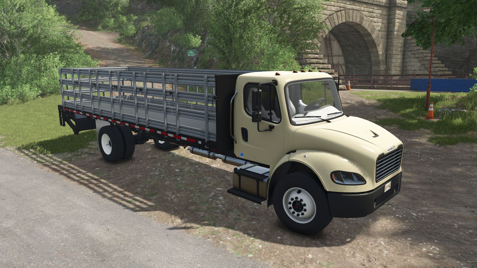 Freightliner M2 Stakebed (AutoLoad)