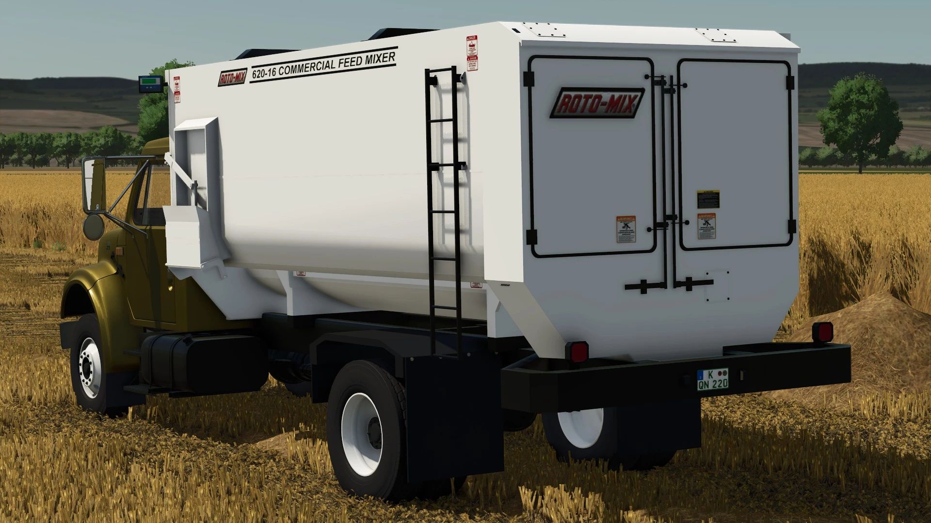 International 4900 Feed Truck