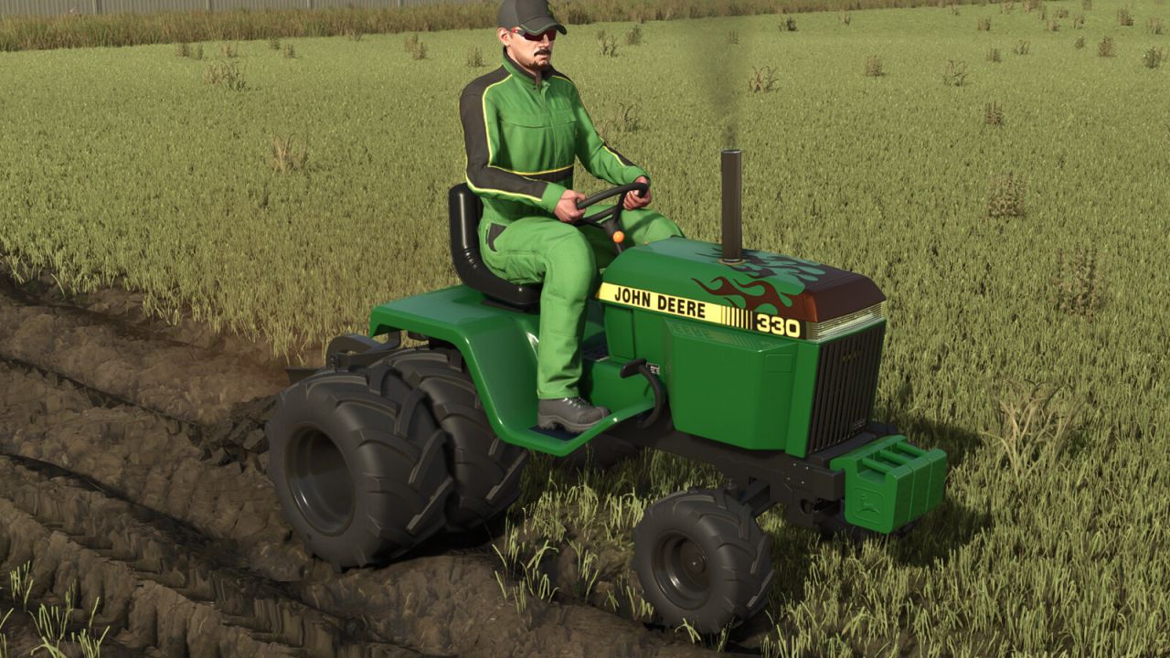 John Deere 330 Tractor Lawn