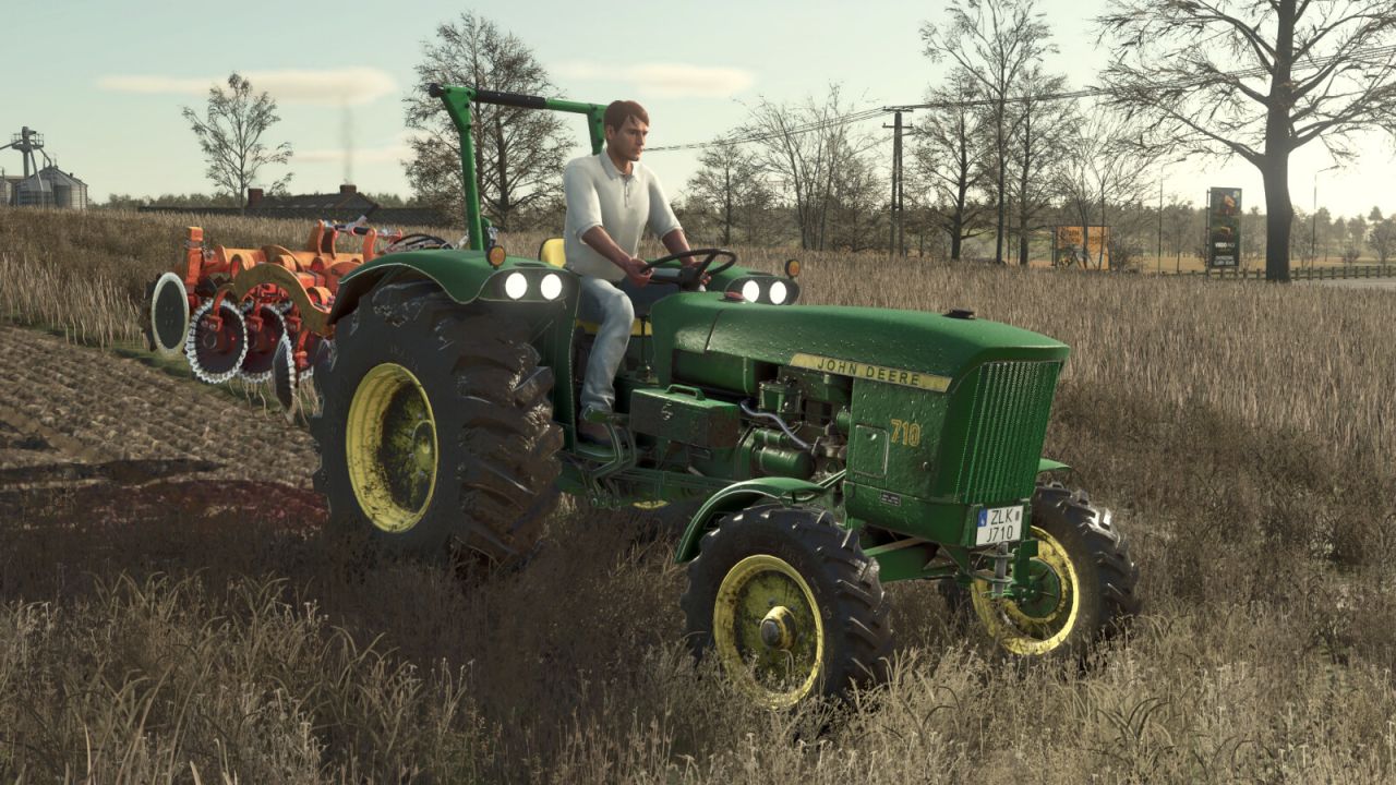 John Deere 710