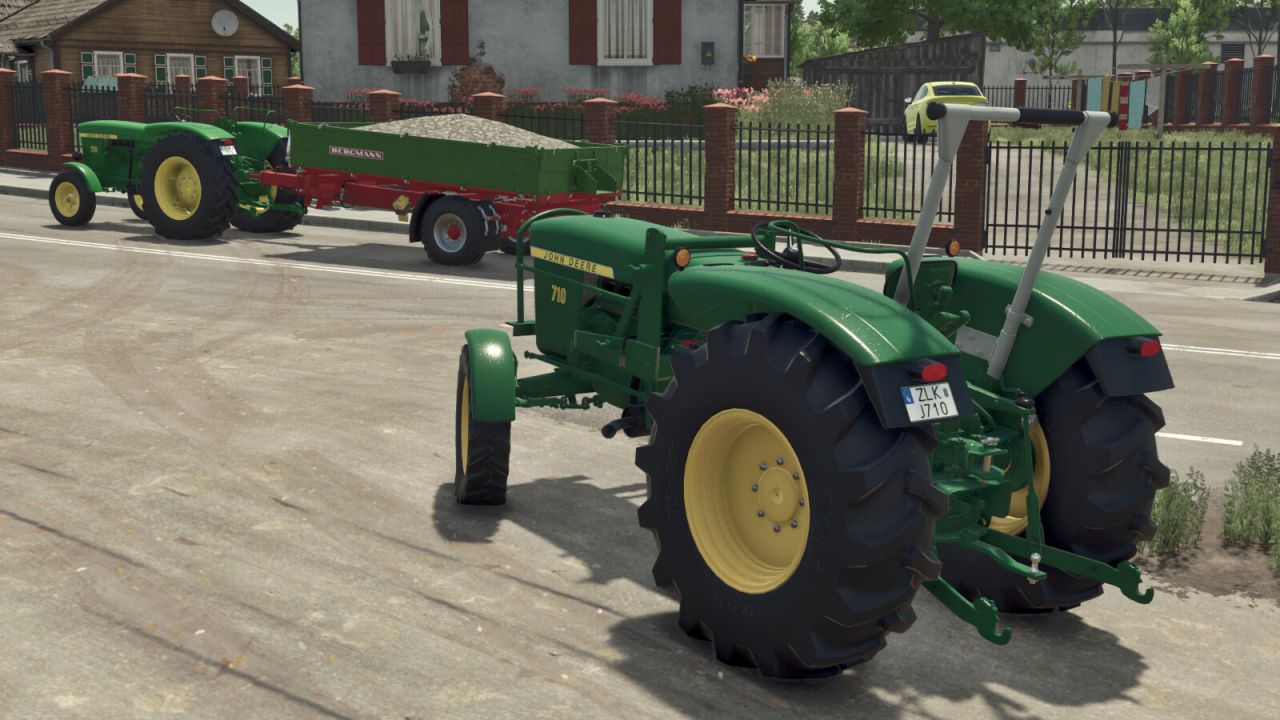 John Deere 710