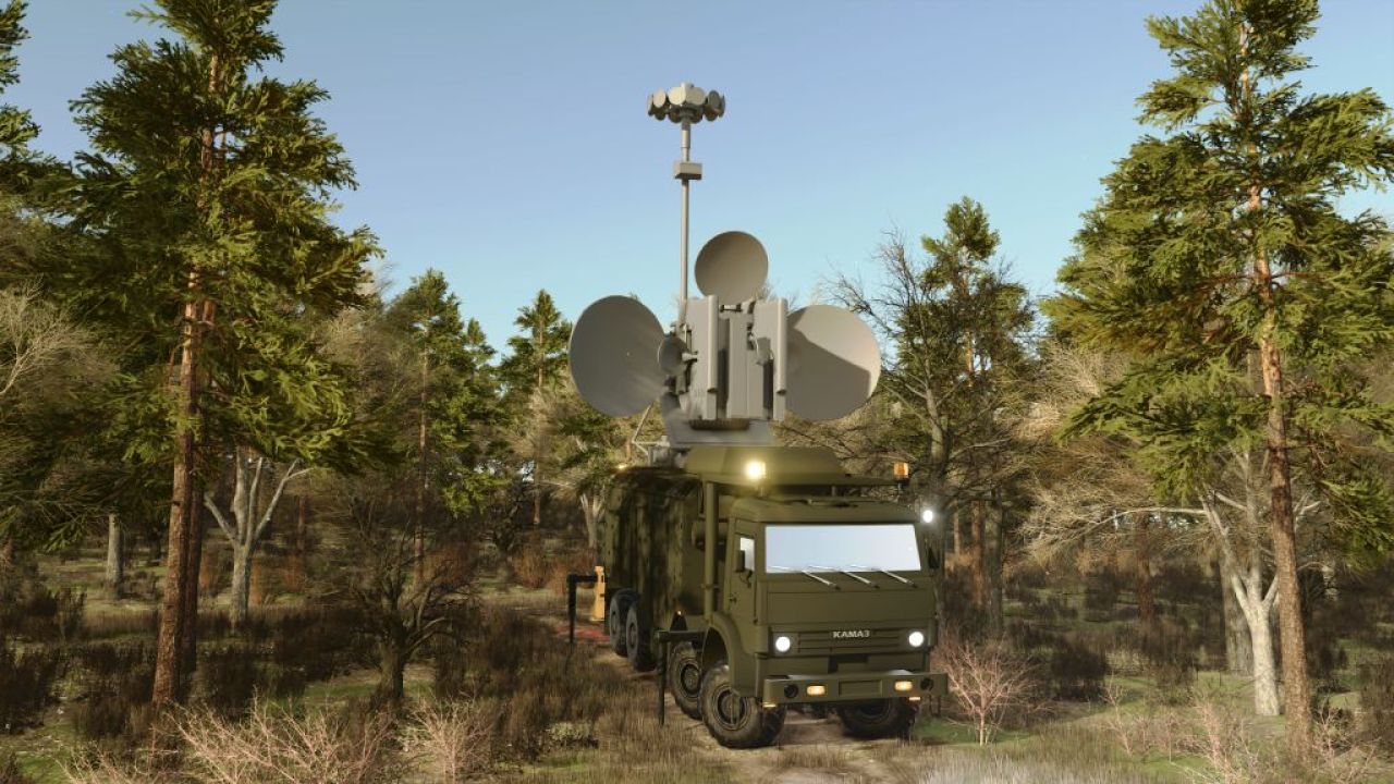 KAMAZ militair voertuig uitgerust als mobiel radar- en communicatiestation
