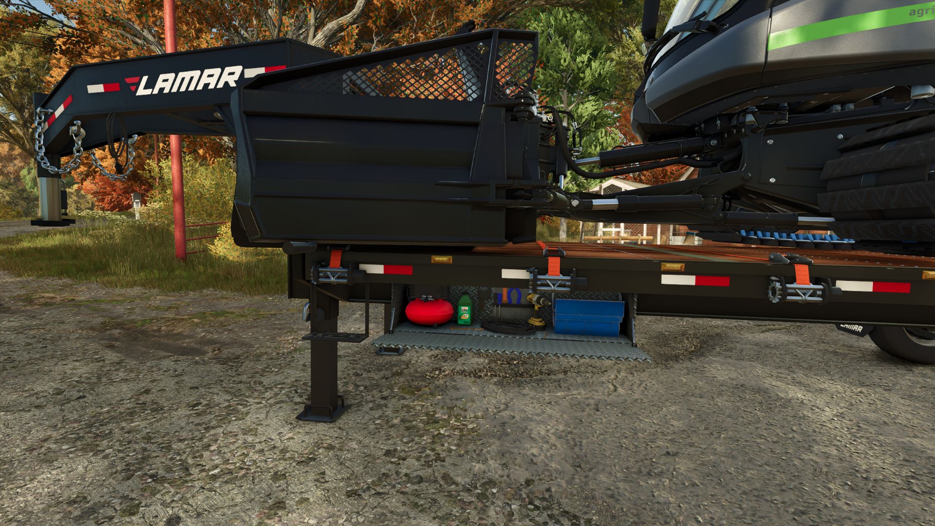 Lamar Gooseneck trailer