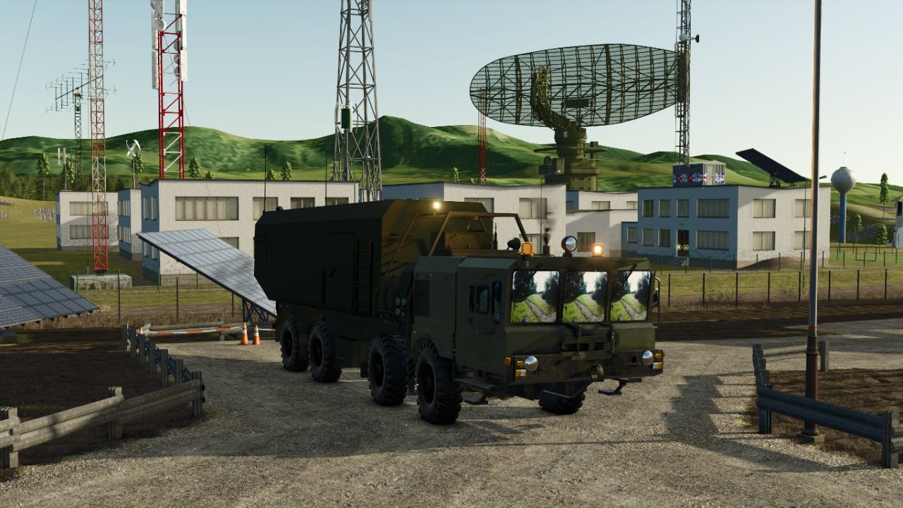 MZKT-7930 (Zwaar 8x8-chassis met commandovoerings- / C4ISR-module)