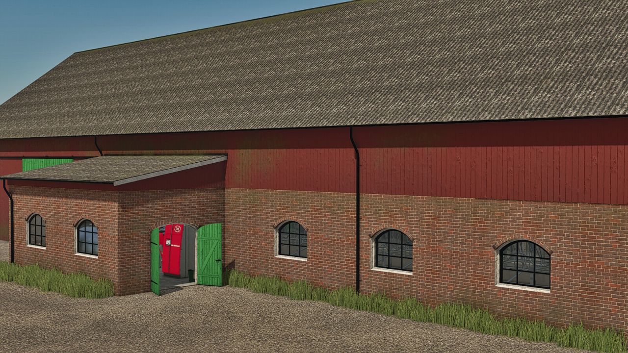 Antiguo granero de vacas con almacenamiento