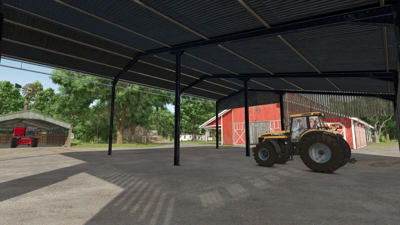 Старый поврежденный сарай