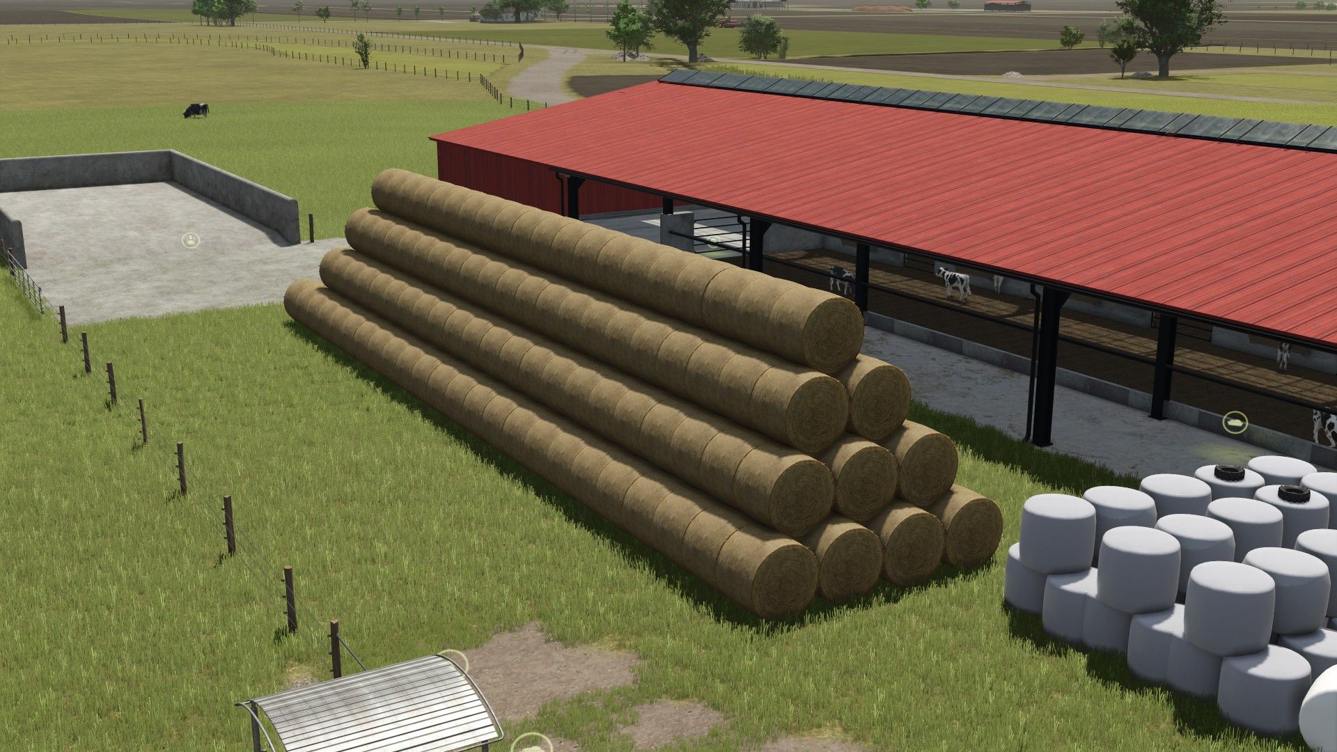 Silage/straw bale stack