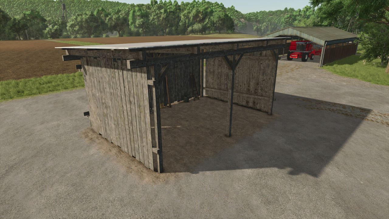 Petit vieux hangar en bois