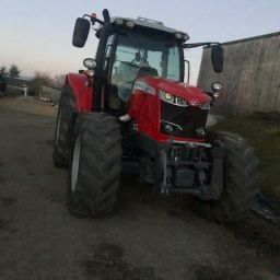 Massey-Ferguson7718